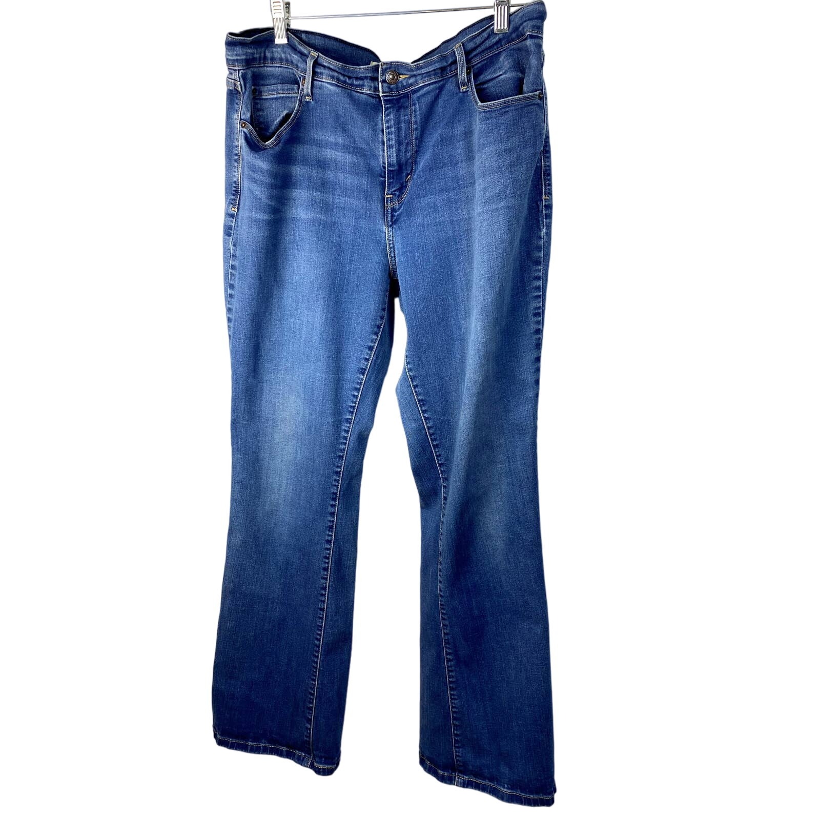Levi 515 Boot Cut Mid Rise Medium Wash Size 16m